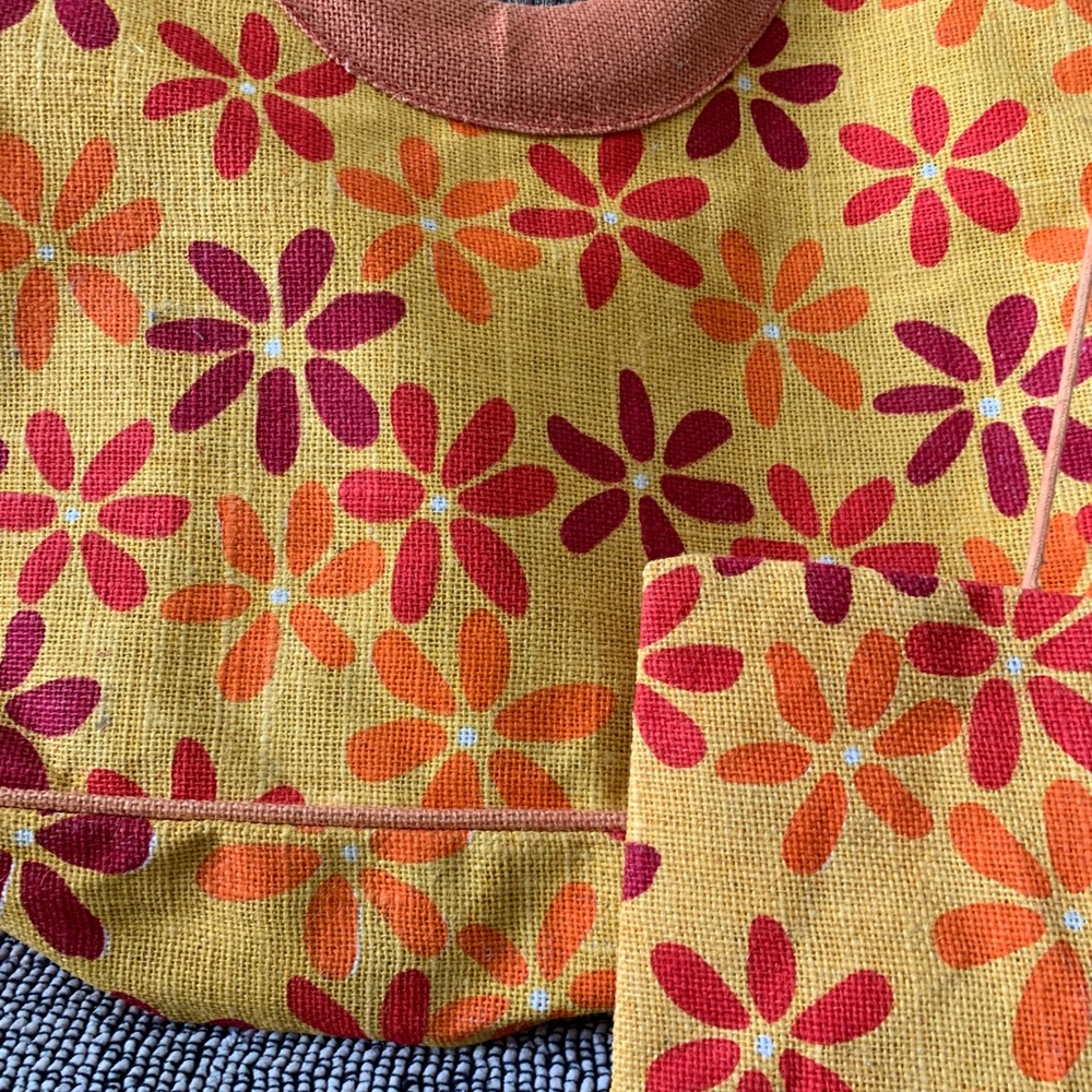 Handbag - Picture 5 of 6